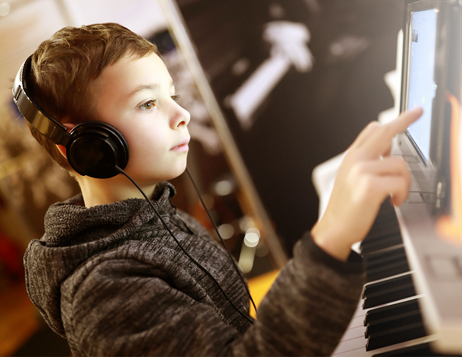 Cours de piano pour enfants en ligne à l'Académie Gregory